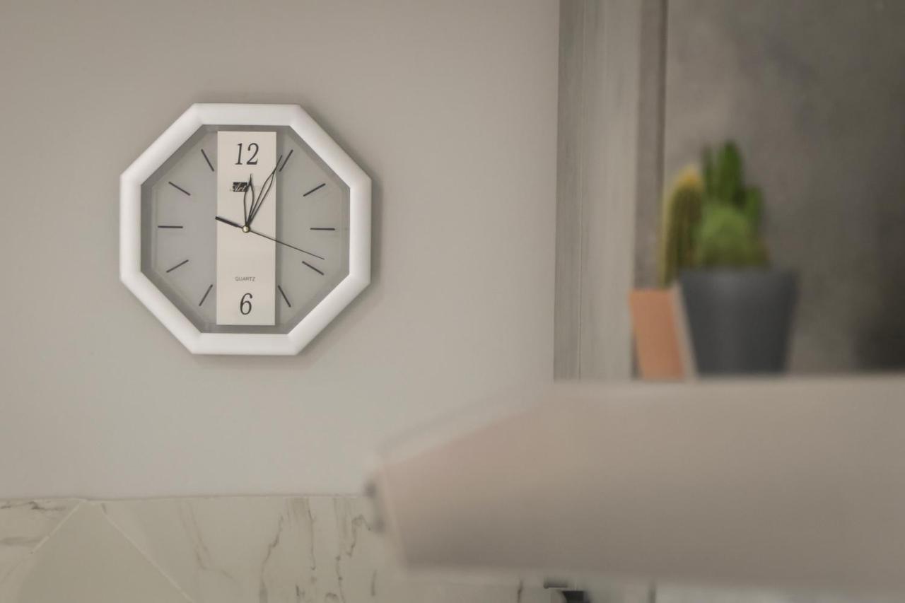 Modern By Sasy In The City Centre 那不勒斯 外观 照片