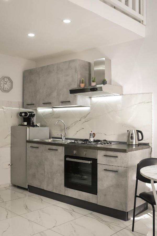 Modern By Sasy In The City Centre 那不勒斯 外观 照片