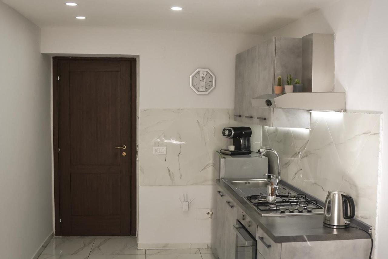 Modern By Sasy In The City Centre 那不勒斯 外观 照片